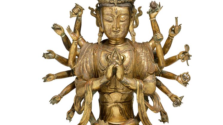 Avalokitesvara of gilt bronze. Estimate: DKK 800,000-1,200,000 / € 105,000-160,000.