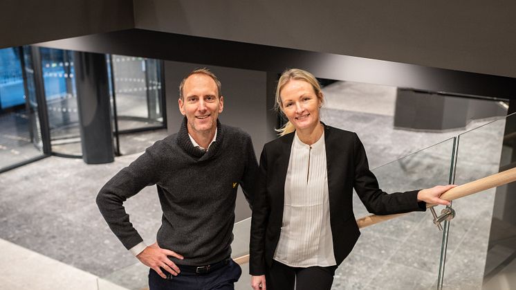 På befaring i Karvesvingen 5 – forretningsutvikler Jørgen C. Flaa og utleiesjef Cecilie Bruusgaard i Höegh Eiendom