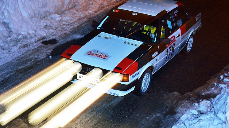 Toni Hansen og Per Brodersen passerer med deres Audi 80 på toppen af det 1609 meter høje Col de Turini som bedste danskere i Rallye Monte-Carlo Historique 2014