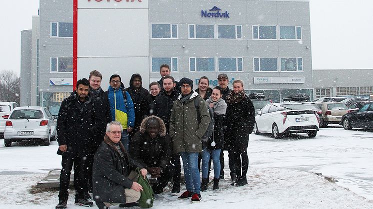 Bedriftsbesøk: Studentene fra Innovasjon og entreprenørskap ved Nord universitet på besøk hos Nordvik Gruppen i Bodø. 