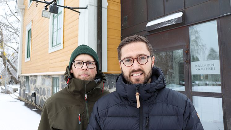 Per Boman och Oscar Lundkvist Sund utanför ingången till Kamenski.