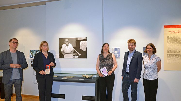 Eröffnung der Ausstellung mit Dr. Anselm Hartinger, Dr. Skadi Jennicke, Bettina Weil, Juri Bergmann und Kerstin Sieblist (v.l.n.r.) - Foto: Carolin Winter