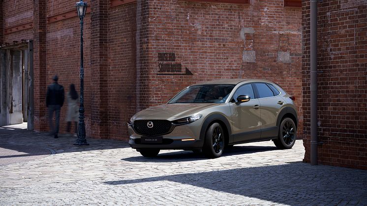 2024 Mazda CX-30 Nagisa i färgen Zircon Sand metallic 