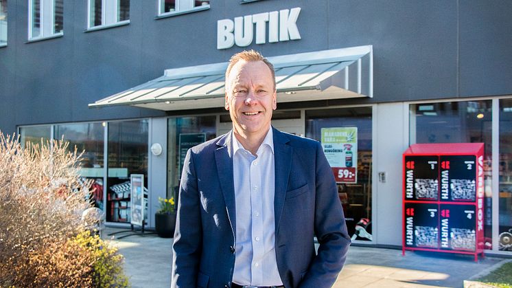 Jan Kahlin, chef butik ser fram emot butiksöppningen i Hudiksvall