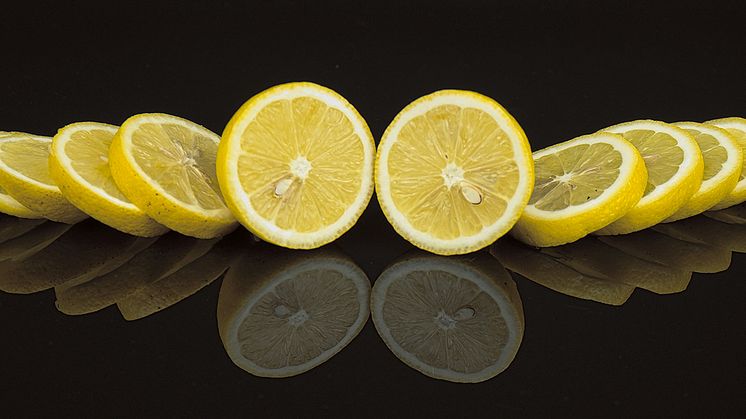 Att städa professionellt och hållbart, gör man inte med citron, bakpulver och ättika!