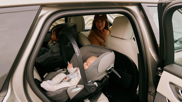 Små børn er bedst beskyttet i en bagudvendt autostol