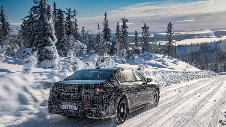 Utholdenhetstester på is og snø: Helelektriske BMW i7 testes til det ytterste under polarsirkelen