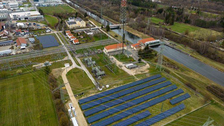 Am Pfingstwochenende wurde so viel Strom wie noch nie aus dem regionalen Stromverteilnetz von LVN in das Übertragungsnetz gespeist, etwa hier im Umspannwerk Meitingen.