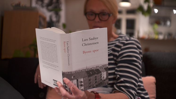 Mange av landets  lesere har Lars Saabye Christensens  roman  som årets  favoritt.   Foto: Tonje Skjervold/Cappelen Damm