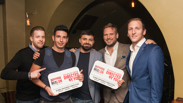 Die beiden Gewinner und Jurymitglieder in Frankfurt (v.l.n.r.): Frank Thelen, Konstantin Karvounis, Tarek Nix, Sebastian Hamilton-Mudge und Lukas Hochmuth. (Quelle: Pernod Ricard Deutschland)