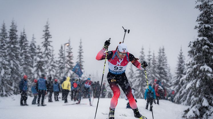 Fredrik Gjesbakk på sesongstarten på Sjusjøen i november. Foto: Sondre Eriksen Hensema/Norges Skiskytterforbund