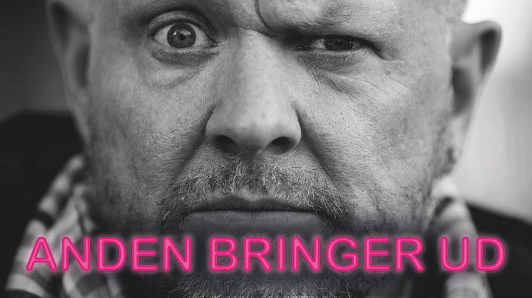 ANDEN BRINGER UD til hele Danmark - Klassisk stand-up med Anders Matthesen, lige til døren
