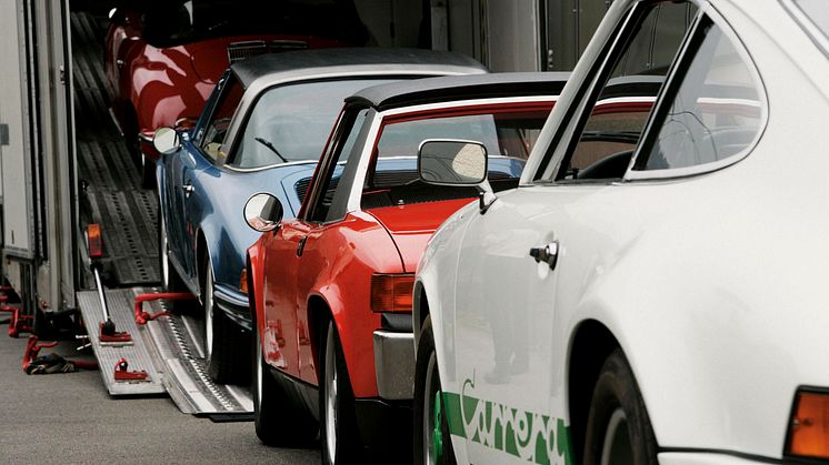 Första bilarna på plats i Porsches nya museum