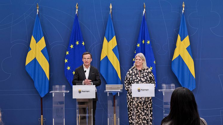 Statsminister Ulf Kristersson och socialtjänstminister Camilla Waltersson borde begripa bättre än att utsätta alla Svenska småföretag för enorm risk och fullt ansvar för sjuka medarbetare.