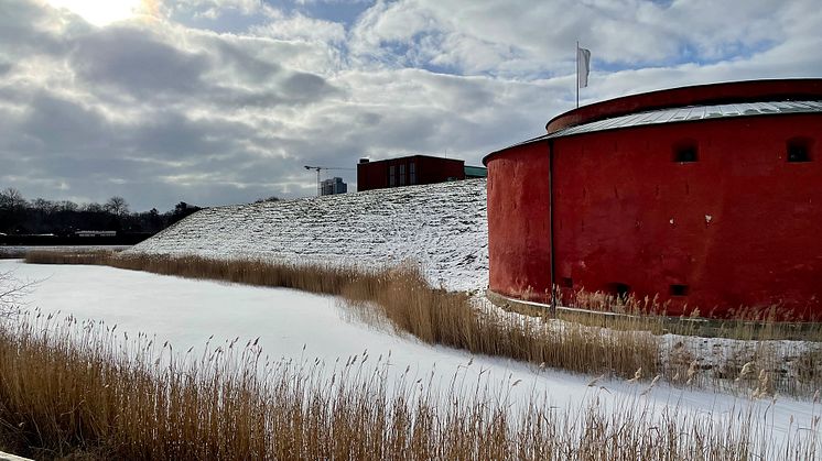 Vintrig vy över Malmöhus Slott