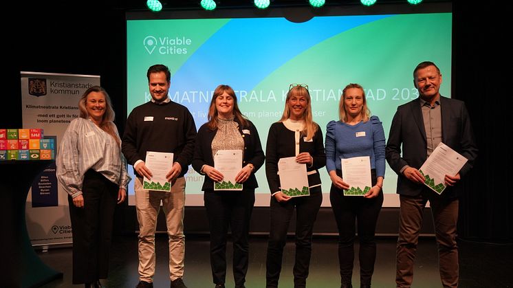 Från vänster: Camilla Palm, kommunstyrelsens ordförande, Daniel Jensen, Montico, Jessica Augustsson, Quality Hotel Grand, Madeleine Carlsson, Småkryp, Hanna Elf, Orkla Foods Sverige och Tomas Persson, Mouldex.