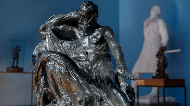 Fra utstillingen Paralleller. Gustav Vigeland og hans samtidige i Vigelandmuseet. Auguste Rodins Victor Hugo med draperi, utlånt fra Musée Rodin. (Foto: Carsten Aniksdal / Vigelandmuseet)