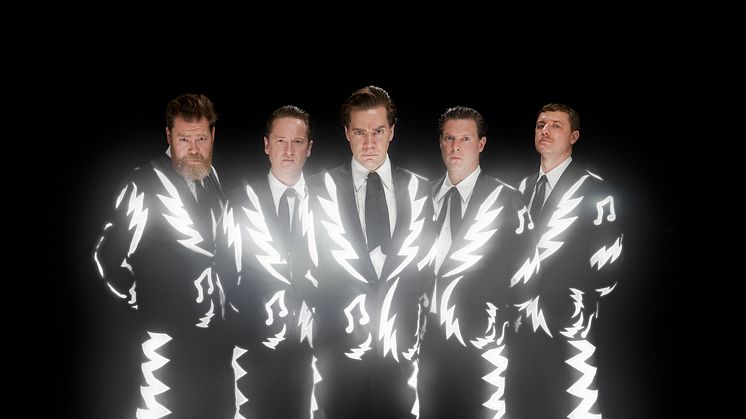 THE HIVES TIL ROCKEFELLER!