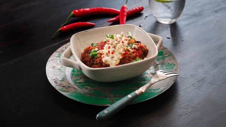 Betavivo, Chili con carne med vispad smetana, av Alexandra Zazzi