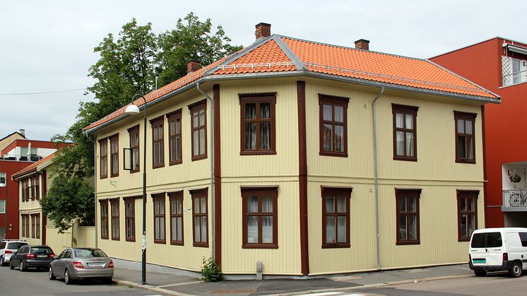 Boligbygg har satt i stand fasaden til Vålerenggata 24 a-b etter antikvariske prinsipper. 