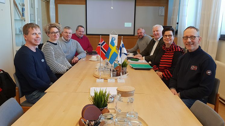 Från vänster med början närmast i bild: Jari Ylitapio, personalrepresentant, Nina Gustafsson-Åberg (SE), Staffan Landström (SE), Tero Hyttinen (FI) ordförande, Leif Lahti direktör, Peter Myklebust (NO), Anni Miettunen, (FI),  Arnold Eliseussen (NO)