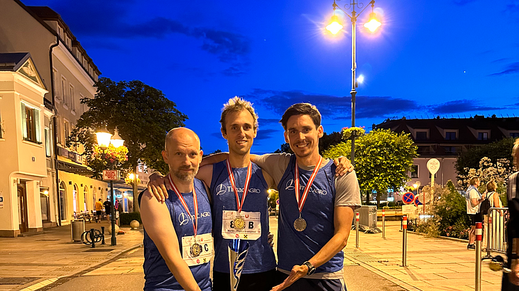 Christian Rauchhofer, Martin Pfaffeneder Kmen und Günter Fries mit Pokal