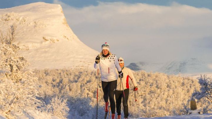 Lagrad snö från vintertid ger höstskidor unikt tidigt glid