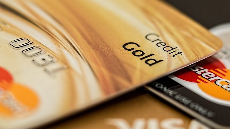 Bästkreditkort.net belyser fördelarna med moderna kreditkort