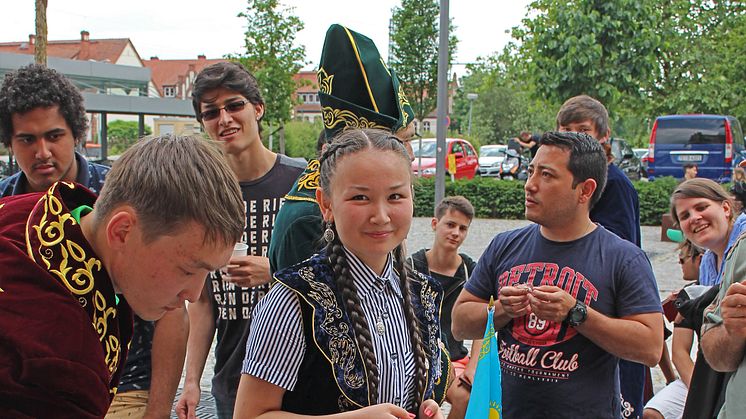 Internationaler Nachmittag an der TH Wildau: Kommilitonen aus Kasachstan stellen sich vor.