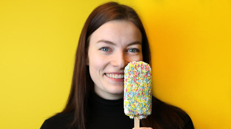 KLASSIKER: De siste årene har flere tusen etterlyst Sitting på sosiale medier. Nå er tuttifrutti-isen tilbake. Foto: Diplom-Is