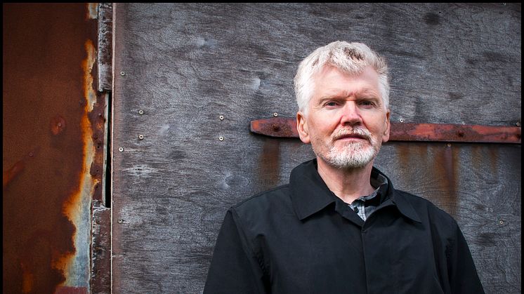 Gyrdir Eliasson  är född 1961 i Reykjavik på Island och är verksam som poet, författare, översättare och bildkonstnär. Foto: Nokkvi Eliasson