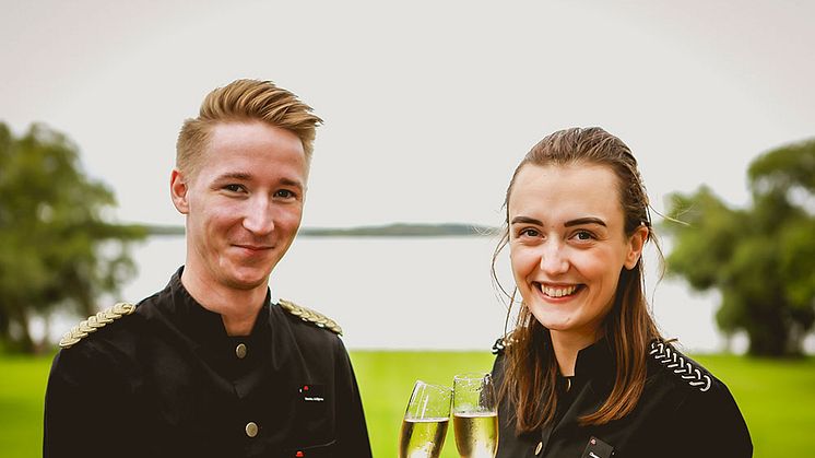Den 18 september åker Mattias Löfgren och Shannon Loyd till Champagne för premiärskörden av druvorna till Krägga Herrgårds egen champagne.