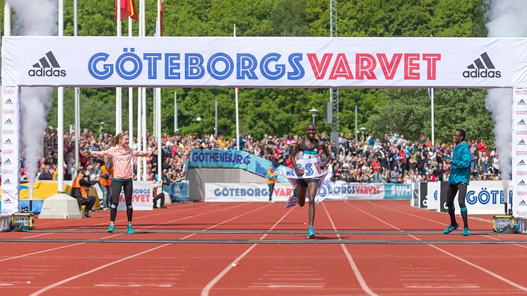 During Göteborgsvarvet 2016, Richard Mengich managed to follow the blue line along the streets of Gothenburg and reach the finish line at Slottsskogsvallen in record time, 00:59:35.