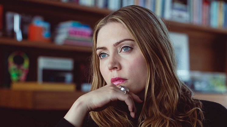 Jennie Löfgren fullbordar sin EP-trilogi med ’Dreamology Part 3’