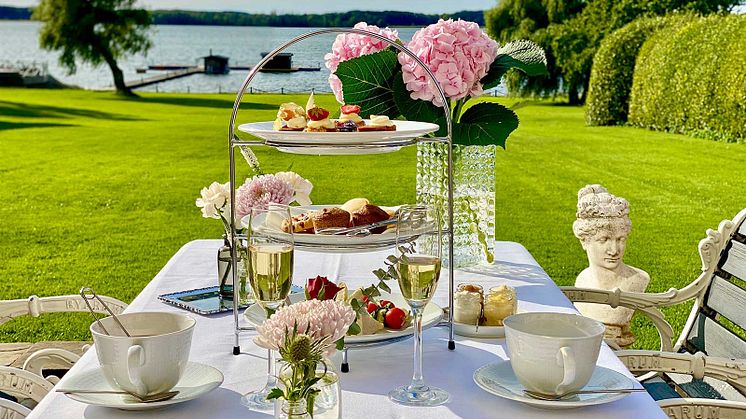 Höstens smaker gör entré. Också på vårt afternoon tea. Serveras i herrgården lördagar från kl 13.00.