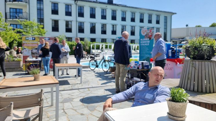 Branschorganisationen Svensk Fågel firade 35 års jubileum med sina medlemmar på Ystad Saltsjöbad 