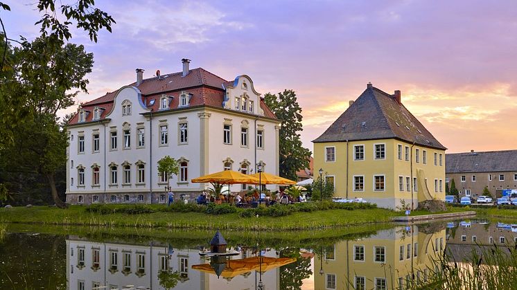 Gut Kahnsdorf mit Schillercafé in Kahnsdorf am Hainer See bei Leipzig