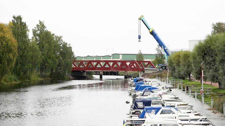 Engholmsbron dagen efter att den drogs på plats. 