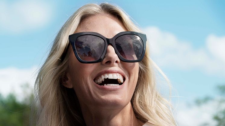 Synsams optiker ger sina bästa tips för att skydda ögonen från solens skadliga UV-strålar: Använd rätt solglasögon!