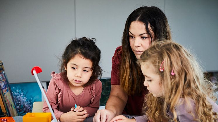 Ny forskningsrapport visar att ett digitalt läsverktyg blivit en etablerad del i undervisningen i förskolan. Foto: Förskoleförvaltningen.