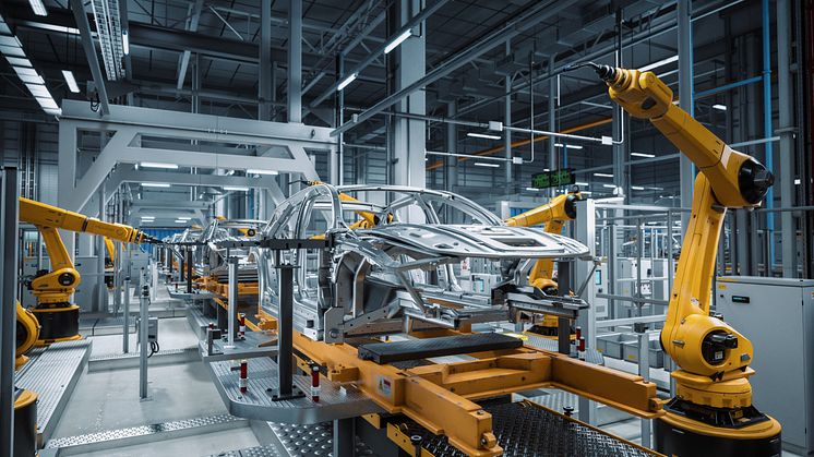 In the automotive sector, almost 140,000 new robot units were installed worldwide in 2022 – an 14% increase.  (© Gorodenkoff/Shutterstock.com).