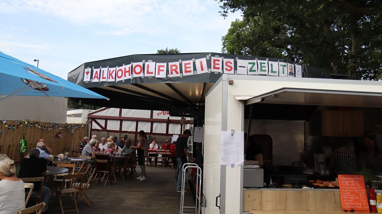 Alkoholfreies Zelt überzeugt | Neuer Verein übernimmt Tradition auf dem Stoppelmarkt