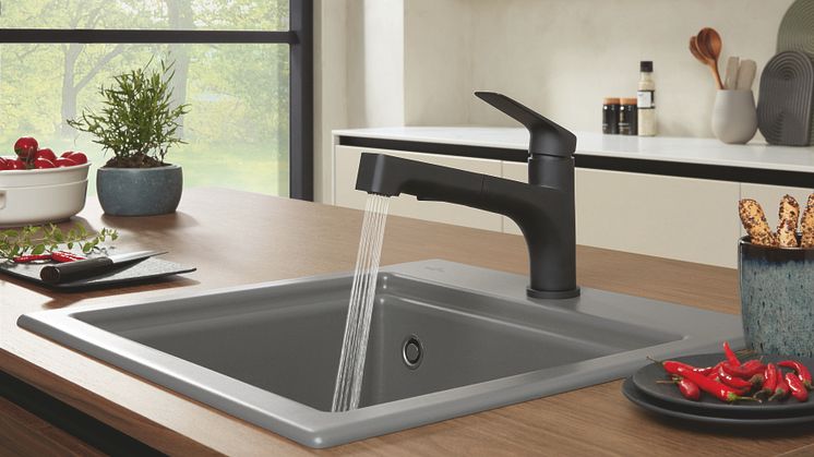 Matt Black: Strong new colour finish for high-quality stainless steel taps