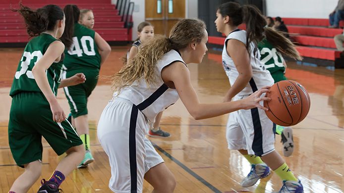 Varför idrottar flickor med utomeuropeisk bakgrund mindre än andra ungdomar?