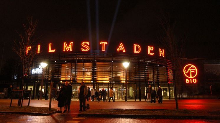 Filmstaden Bergakungen fyller 10 år – firar med kyssar