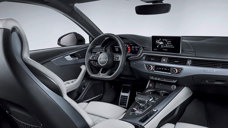 Audi RS 4 Avant interiør