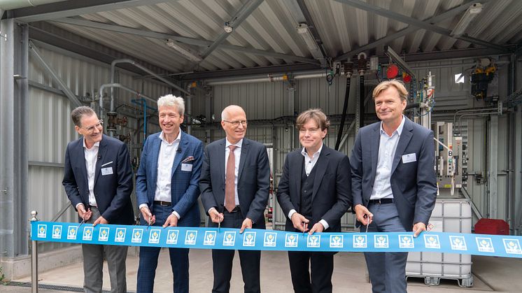 Adrian Willig, en2x; Detlev Wösten, H&R und P2X-Europe; Dr. Peter Tschentscher, Erster Bürgermeister der Freien und Hansestadt Hamburg; Niels H. Hansen, H&R; Volker Ebeling, Mabanaft © Mabanaft GmbH & Co. KG