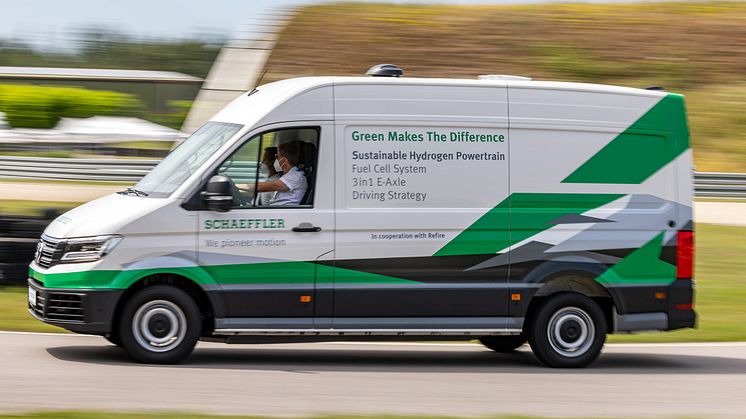 Demonstration vehicle built from the ground up on the basis of an electric van. The vehicle is driven by a Schaeffler 3in1 e-axle powered by a fuel cell system made using Schaeffler components. Photo: Schaeffler (Daniel Karmann)