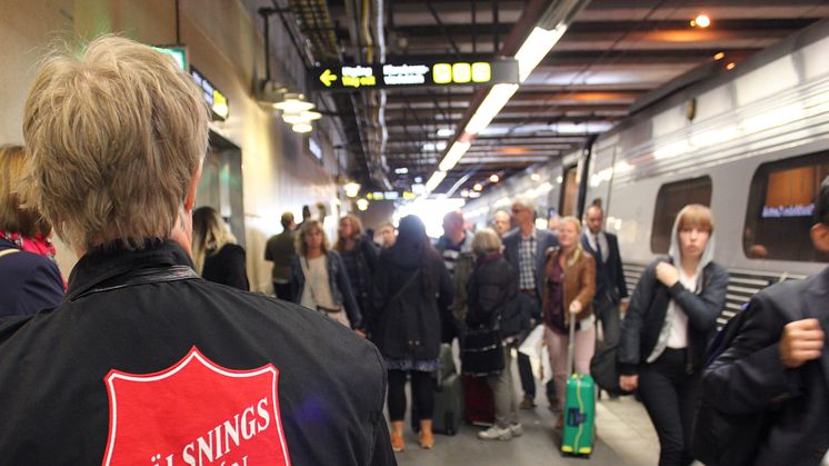 Frälsningsarmén tar emot flyktingar som kommer till Sverige