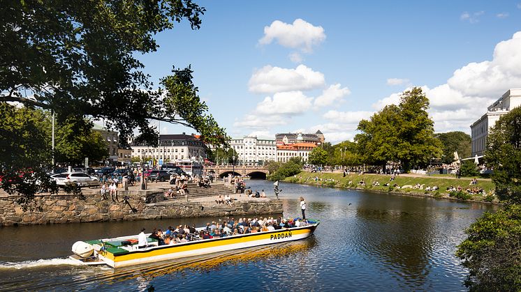 Tillsammans med Strömma genomför Trygg, vacker stad en städinsats i kanalerna den 12 maj.